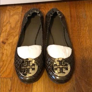 Tory Burch Brown Crocodile Print Reva Size 7